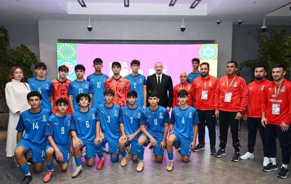 Prezident İlham Əliyev FIFA U-15 dünya çempionatının və festivalının açılış mərasimini izləyib