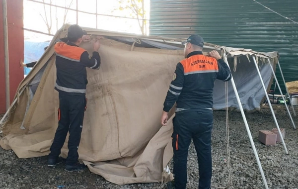 Evi yararsız vəziyyətə düşən ailəyə çadır qurdular