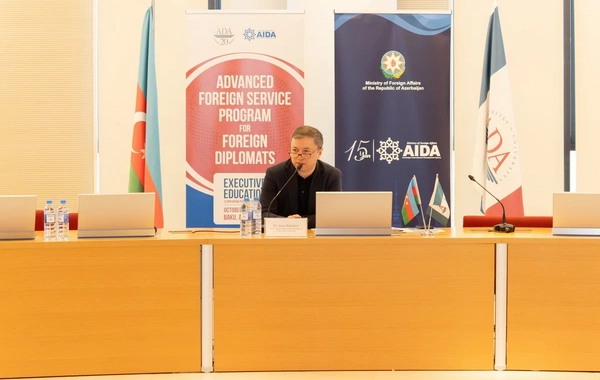 Azərbaycanda 17 ölkənin 19 diplomatı ixtisasartırma kursunu bitirib