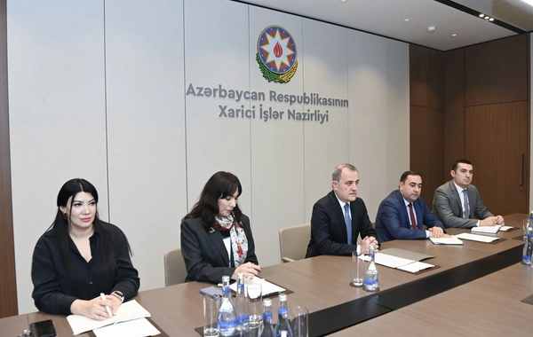 Ceyhun Bayramov ABŞ rəsmisi ilə beynəlxalq təhlükəsizliyi müzakirə edib