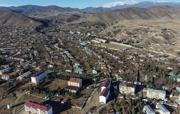 Prezident İlham Əliyev Ağdərə şəhərinin Baş planı ilə tanış olub
