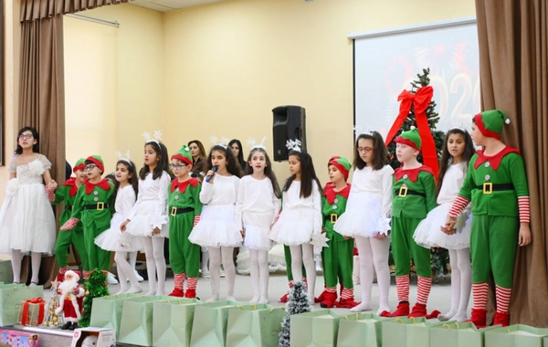 Leyla Əliyeva, Arzu Əliyeva və Alena Əliyeva 5 nömrəli internat tipli xüsusi ümumtəhsil məktəbində olublar