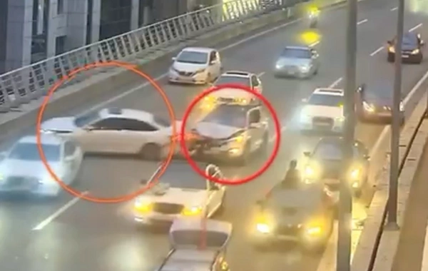 Bakıda toy karvanında qaydaları pozan sürücü zəncirvari qəzaya səbəb olub - ANBAAN GÖRÜNTÜ