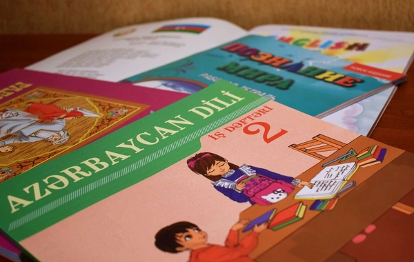 İş dəftərləri şəxsi vəsait hesabına alınmalıdır?