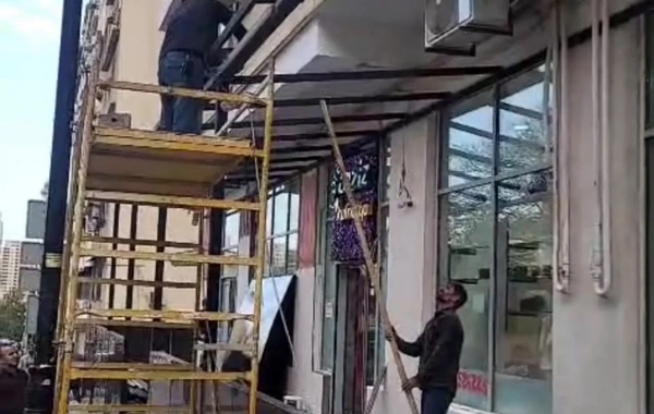 Bakıda piyada səkisinin zəbt edilməsinin qarşısı alınıb