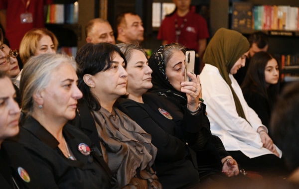 Bakı Kitab Mərkəzində "Zəfər sevinci" adlı musiqili-ədəbi gecə keçirilib