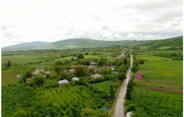 Qubada 12 yaşayış məntəqəsini əhatə edən avtomobil yolu yenidən qurulur