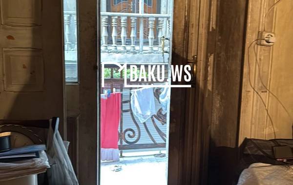 Bakının mərkəzində xəstə  qadın antisanitar vəziyyətdə TƏK YAŞAYIR