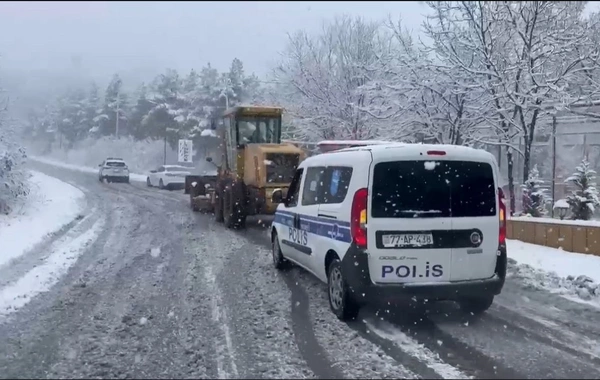 Ağsu dolaylarında polis əməkdaşları gücləndirilmiş rejimdə xidmət aparır