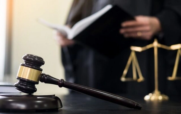 Mağazada quldurluq edən şəxsə hökm oxundu