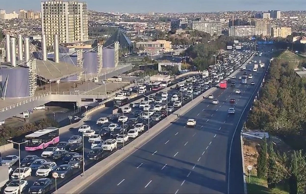 Paytaxtda sıxlıq olan küçələrin SİYAHISI