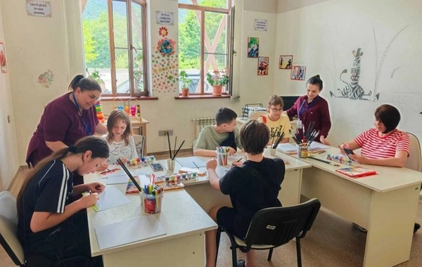 Azərbaycana gətirilmiş ukraynalı uşaqlara reabilitasiya xidmətləri göstərilir