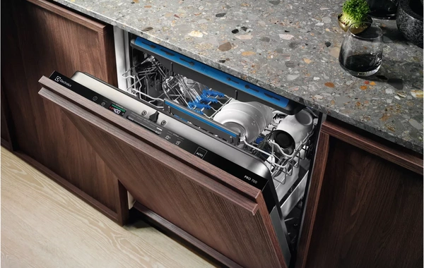 Electrolux qabyuyan maşınları: mətbəxinizdə rahatlığın yeni üzvü