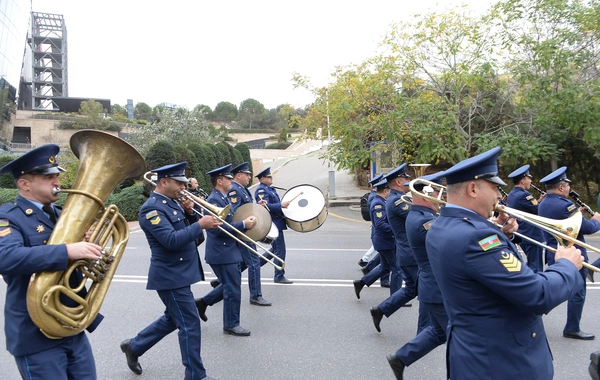 Bakıda hərbiçilərin Zəfər yürüşü BAŞLADI