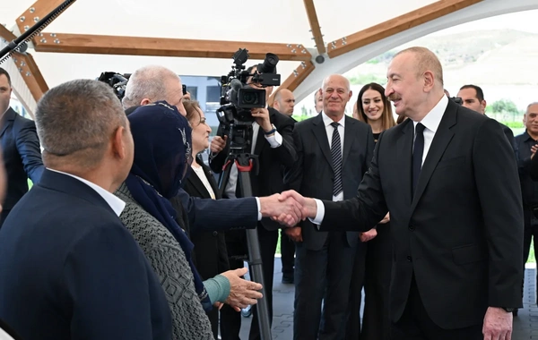 Prezident və birinci xanım Cəbrayıl rayonunun Şükürbəyli kəndinə köçən sakinlərlə görüşüblər