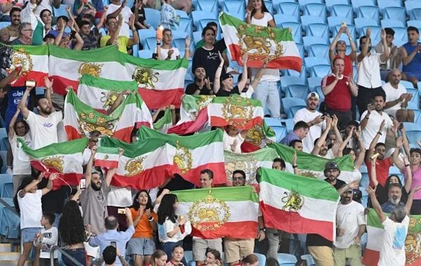 İranlı futbolçular Asiya Kubokunda himni oxumayıb