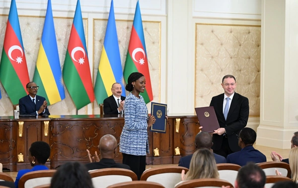 Azərbaycanla Ruanda arasında sənədlər mübadilə olunub, prezidentlər mətbuata bəyanatlarla çıxış edib
