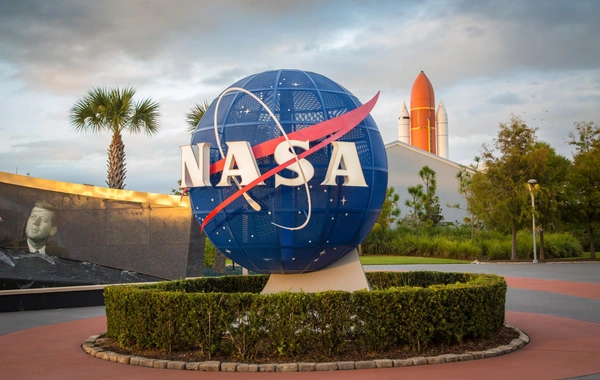 NASA опубликовало потрясающий космический снимок в честь дня влюбленных