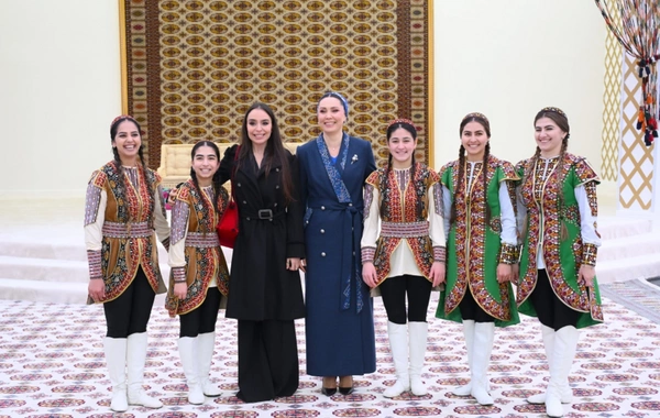 Leyla Əliyeva Türkmənistan milli mətbəxinə həsr olunan sərgidə iştirak edib