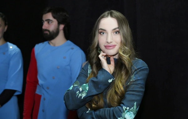 Лейла Алиева и Алёна Алиева посмотрели спектакль "Ромео и Джульетта"