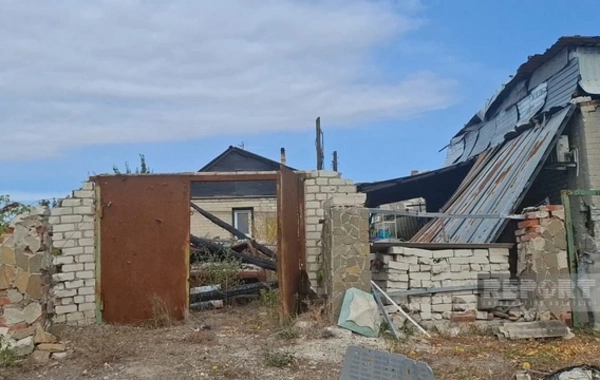 İki ordu arasında qalan Ukraynanın xaraba kəndlərindən - FOTOREPORTAJ