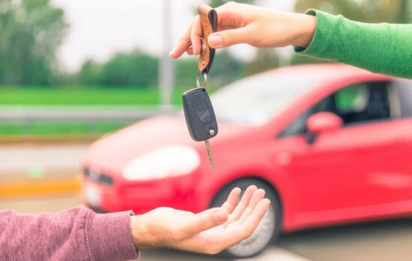 Avtosalondakı dələduzluq şəbəkəsi: 23 avtomobilin müəmmalı taleyi