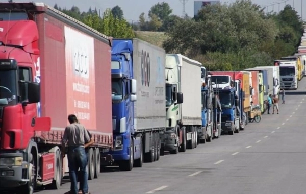 "Qırmızı Körpü" gömrük postunda 200 avtomobil gözləyir