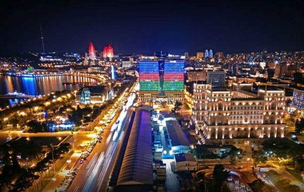 Bulvar boyunca avtobus dayanacaqları ilə bağlı YENİ TƏKLİF