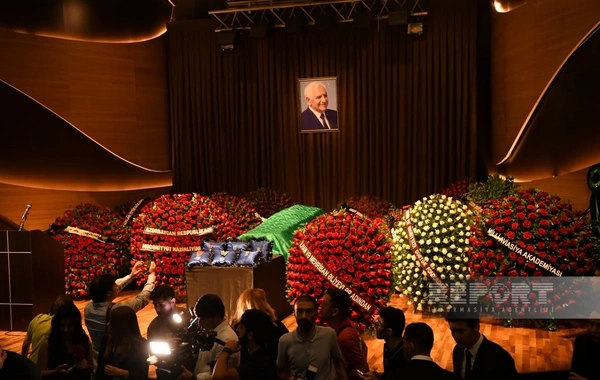 Xalq şairi Nəriman Həsənzadə ilə vida mərasimi keçirilir
