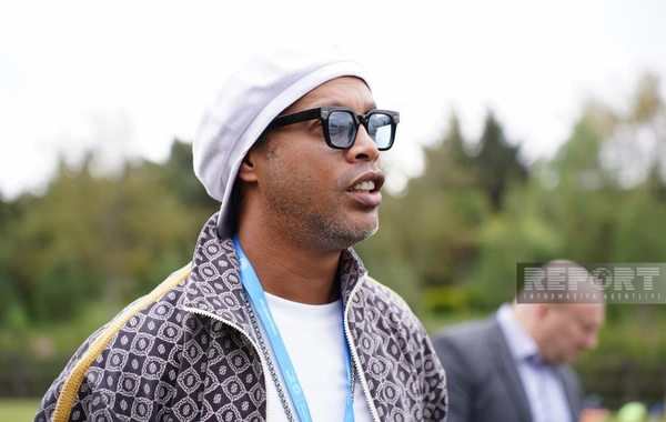 Əfsanəvi Ronaldinyo CineMastercardda kimsəsiz uşaqlarla görüşüb