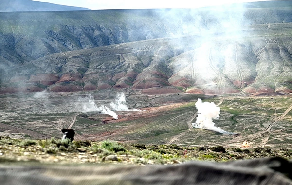 Закир Гасанов проверил ход тактических учений с боевой стрельбой