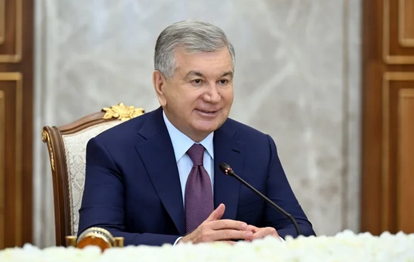 Şavkat Mirziyoyev Azərbaycan səfirinə "Mehnat Shuhrati" ordenini təqdim edib