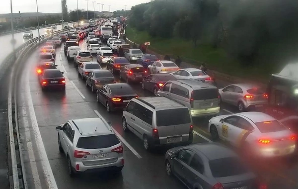 Bakıda 14 istiqamətdə tıxac var