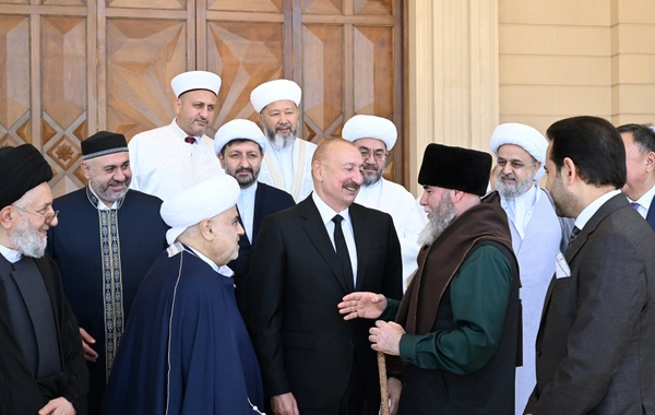 İlham Əliyev Bakıda keçirilən beynəlxalq konfransların iştirakçılarını qəbul edib