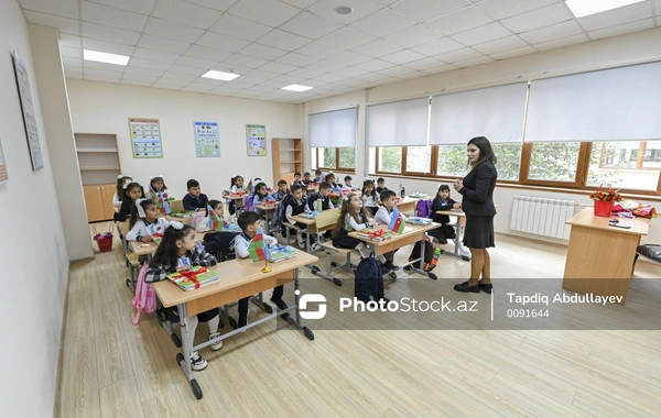 В Азербайджане приостанавливается перевод учащихся