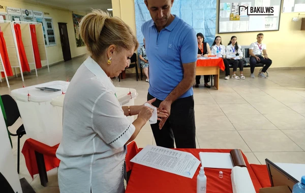 BAKU.WS-in çəkiliş qrupu seçki məntəqəsində olub