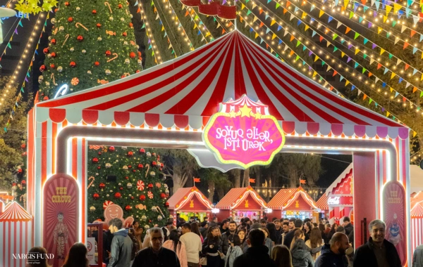 Bakı şəhərinin sevilən Qış nağılı yenidən Fəvvarələr meydanında!