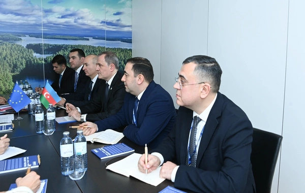 Ceyhun Bayramov Kaya Kallasla regional məsələləri müzakirə edib