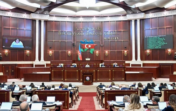 Diplomatların hərbi xidmətə çağırılmasına dair dəyişikliklər ilk oxunuşda qəbul olunub