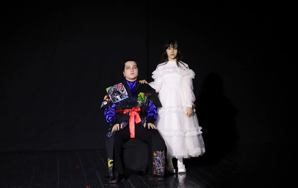 Şuşa Dövlət Musiqili Dram Teatrında inkluziv bir qizin mono tamaşası