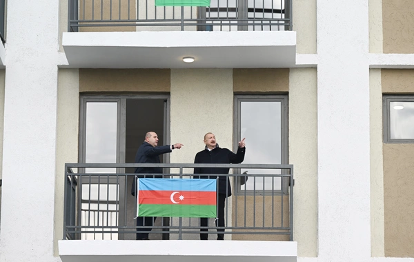 Президент Ильхам Алиев принял участие в открытии 2-го жилого комплекса в Агдаме