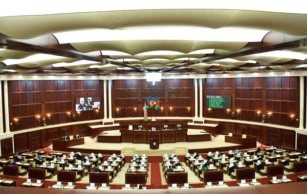 "Xüsusi icra məmurları haqqında" yeni qanun layihəsi I oxunuşda qəbul edilib