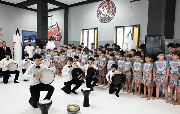 Fərid Qayıbov yeni idman zalının açılışında iştirak edib