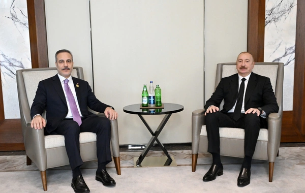 Prezident İlham Əliyev Türkiyənin xarici işlər nazirini qəbul edib