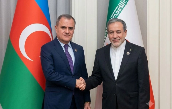 Ceyhun Bayramov Bişkekdə Abbas Əraqçi ilə regional məsələləri müzakirə edib