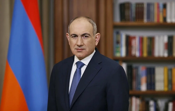 Nikol Paşinyan istefa verdi