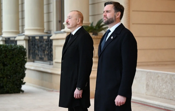 В Баку состоялась церемония официальной встречи вице-президента Соединенных Штатов Америки