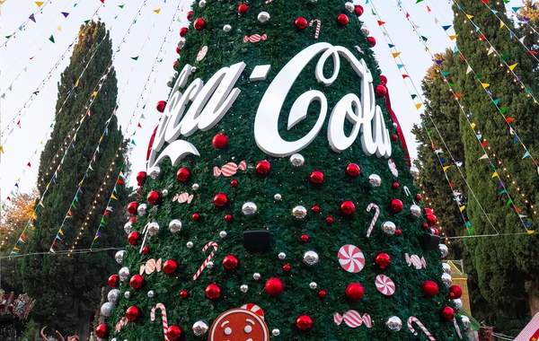 Bakı şəhərinin sevilən Qış nağılı yenidən Fəvvarələr meydanında!