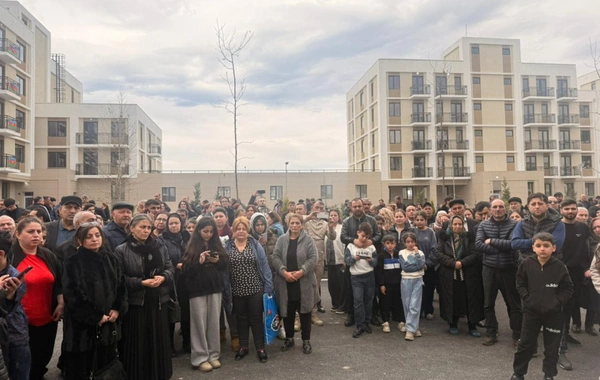 Keys to apartments handed over to families who resettled in Agdam