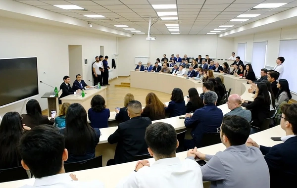 Əlaqələndirmə Qərargahının İşçi Qrupunun üzvləri Qarabağ Universitetində tələbələrlə görüş keçirib